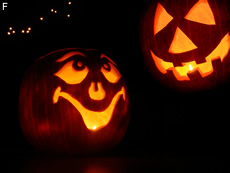 Kürbis schnitzen zu Halloween